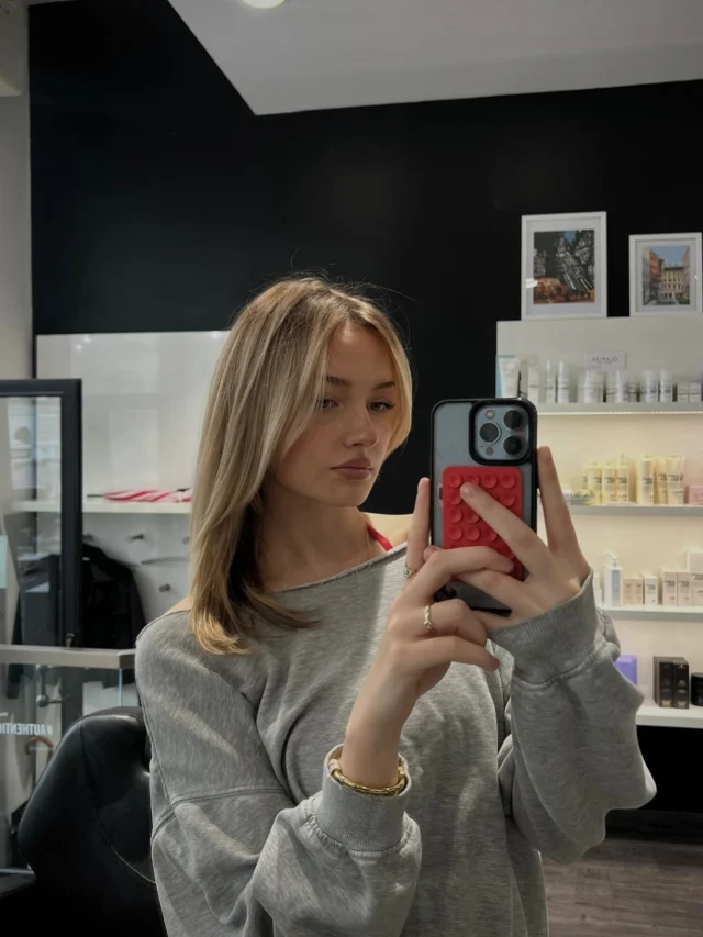 my version of “natural blonde” — soft, seamless, & glossy af 💅🏼
by Nikita
.
#blonde #bronde #brondebalayage☀️ #softblonde #schwarzkopfproaustria