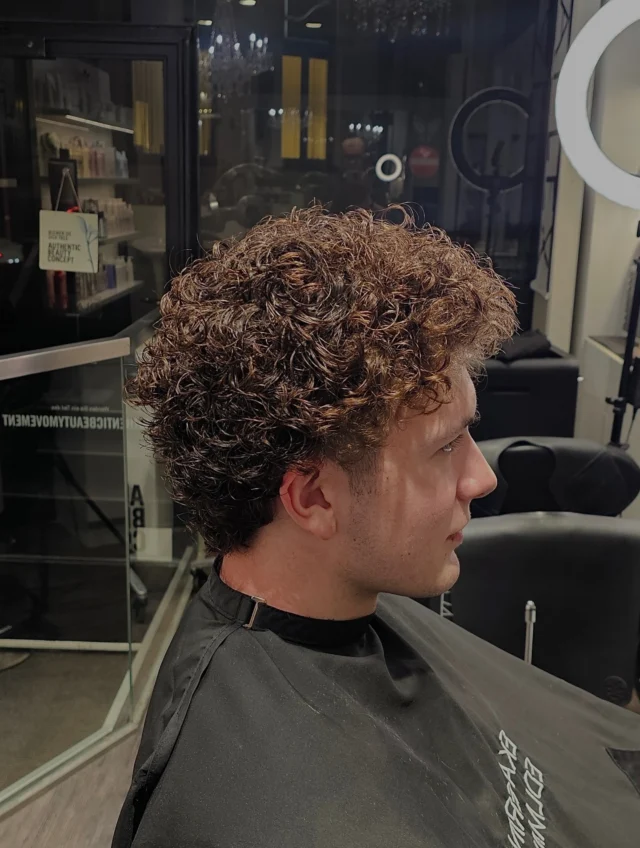 MERM.
male perm transformation👀😍
-
#maleperm #perm #dauerwellemänner #friseurwien #fyp